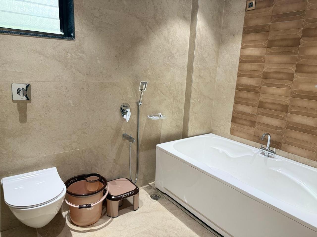 Pruthvi Executive, Pune